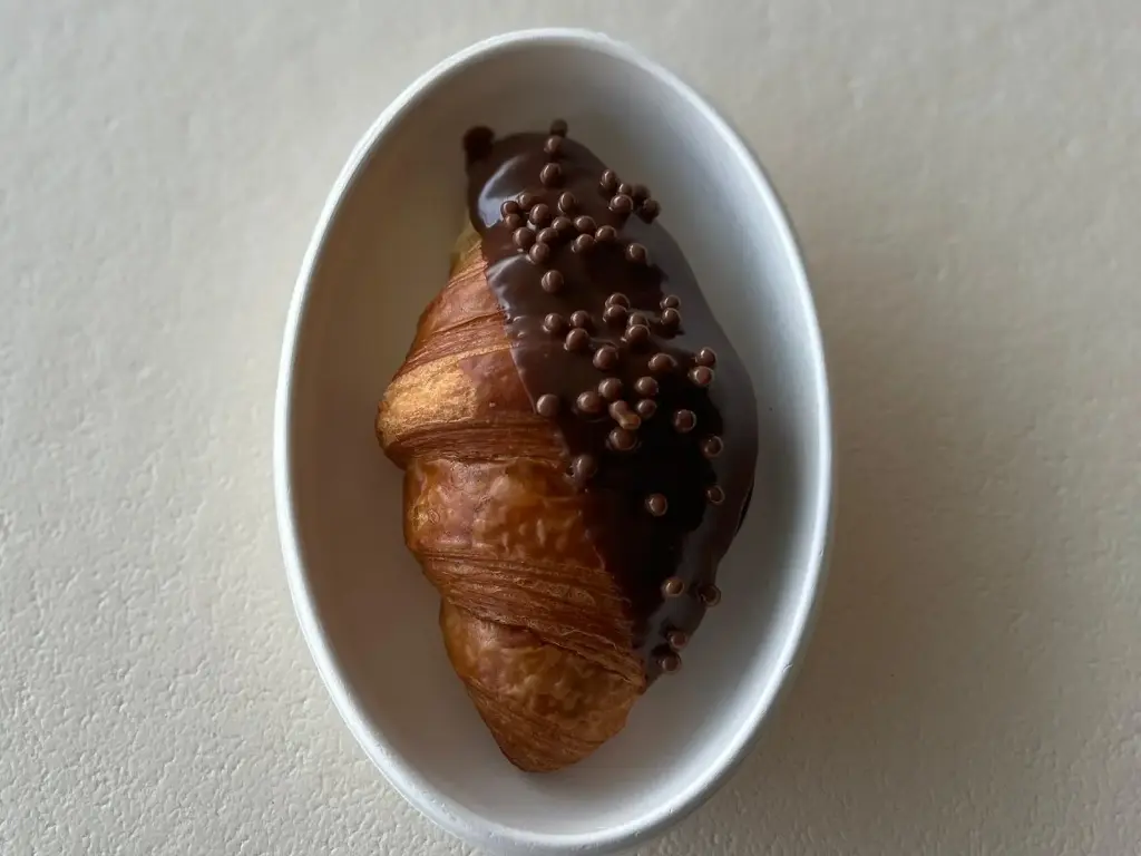 [50184751] DARK CHOCOLATE CROISSANT 1PCS